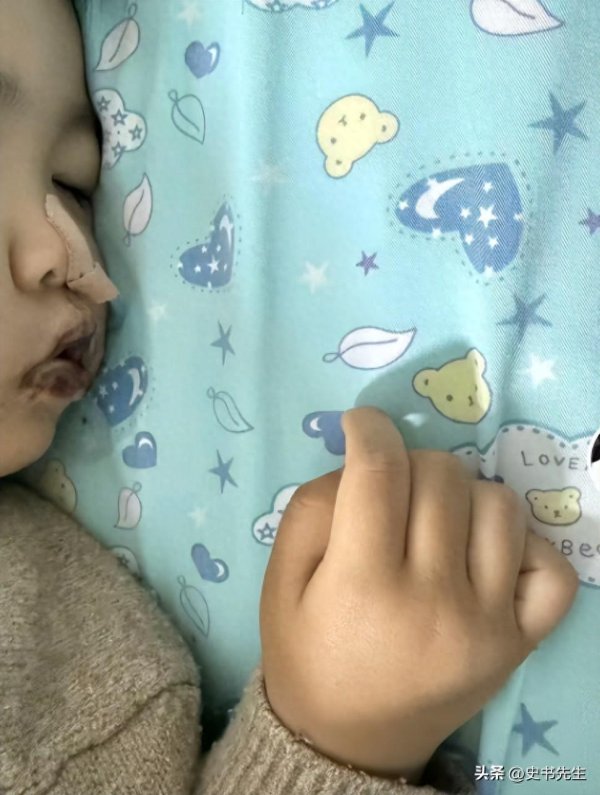 在配资炒股 江苏一奶奶误将疏通剂喂孙子，妈妈悲痛发声，细节被扒，网友震怒